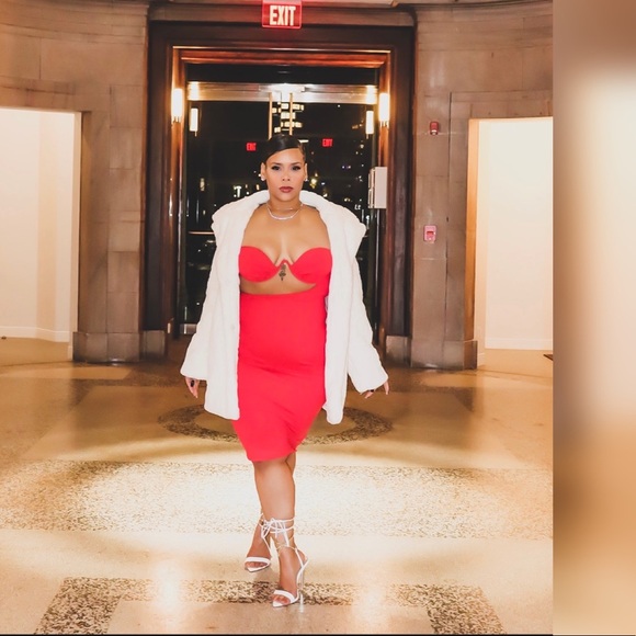 RED DRESS - Picture 6 of 6